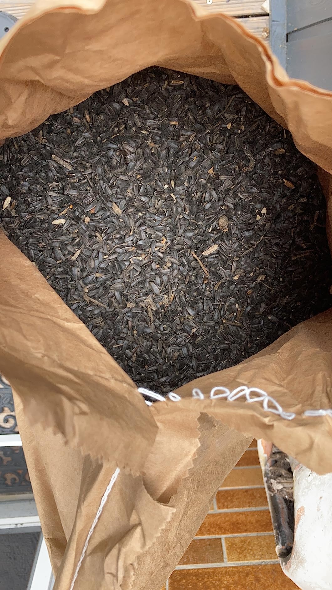 Mr. Crumble Schwarze Sonnenblumenkerne Vogelfutter 2,5 kg