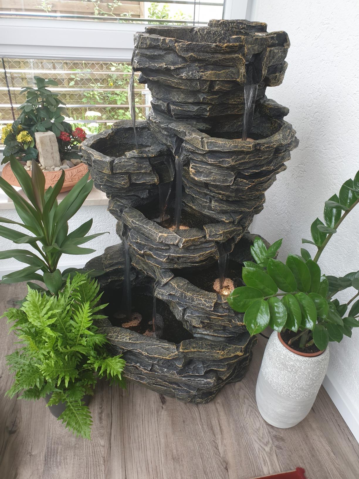 Dehner Largo Gartenbrunnen Steinoptik LED braun