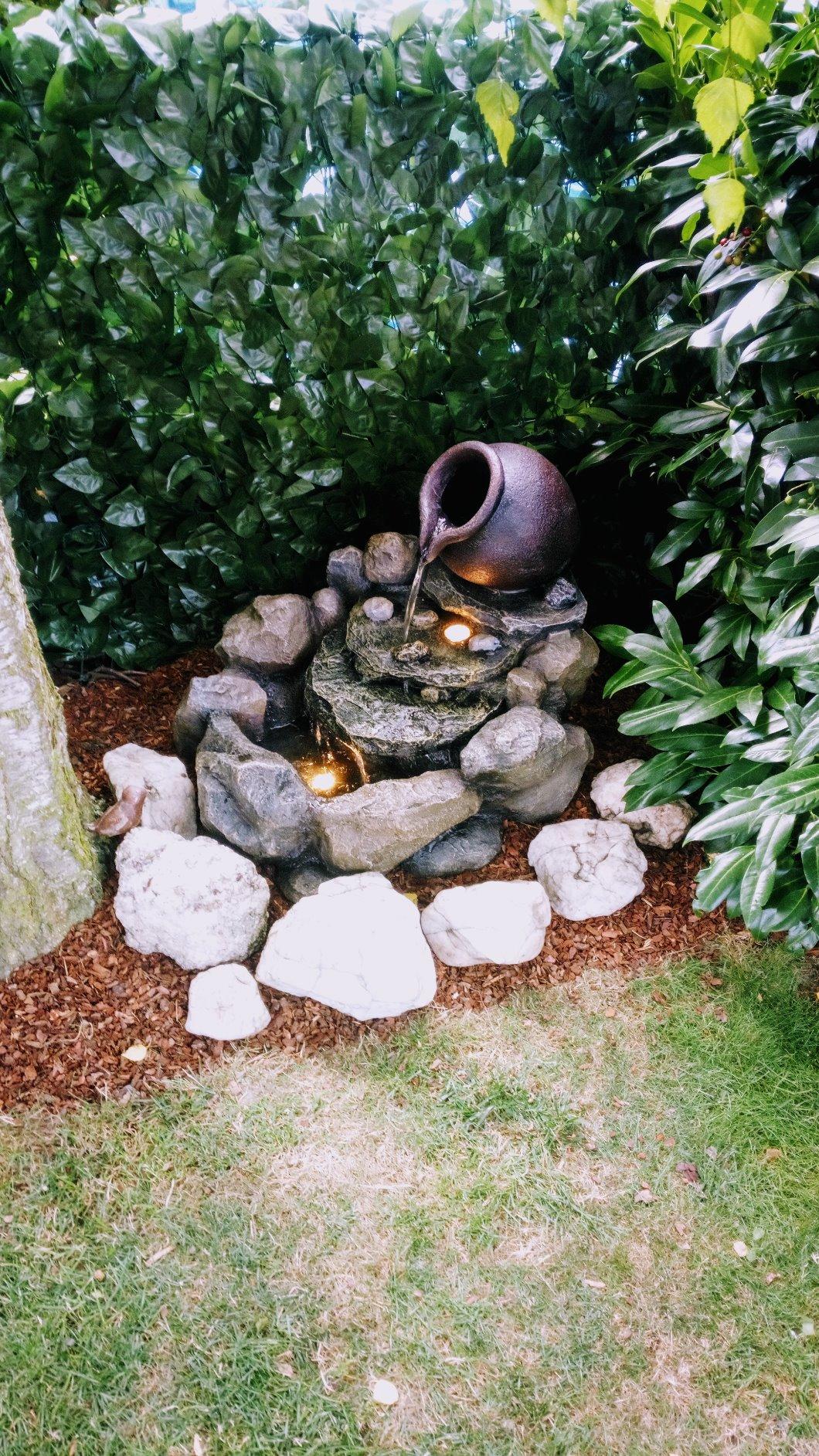 Dehner Premium Lovely Florero Gartenbrunnen LED Polyresin 6L