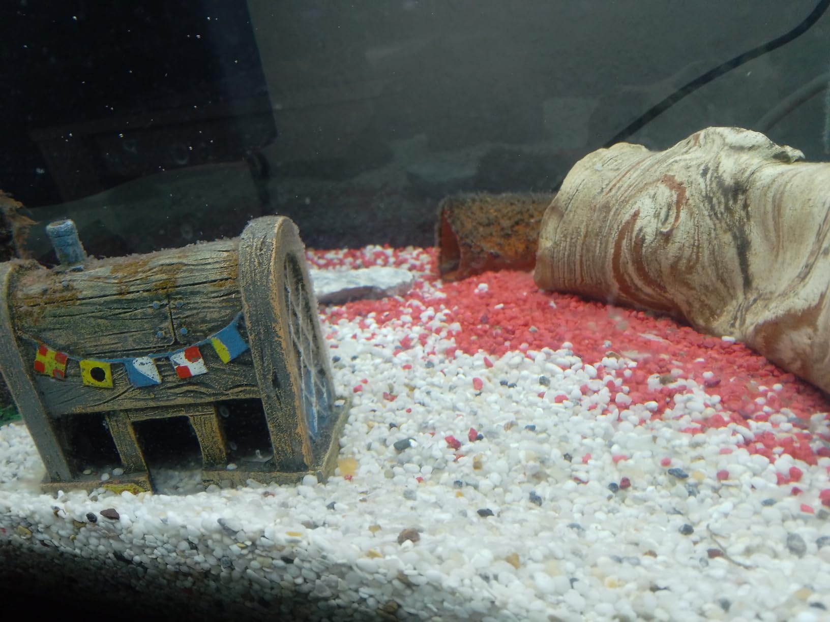 Dehner Aqua Aquarienkies 2-4 mm 5 kg rot abgerundet