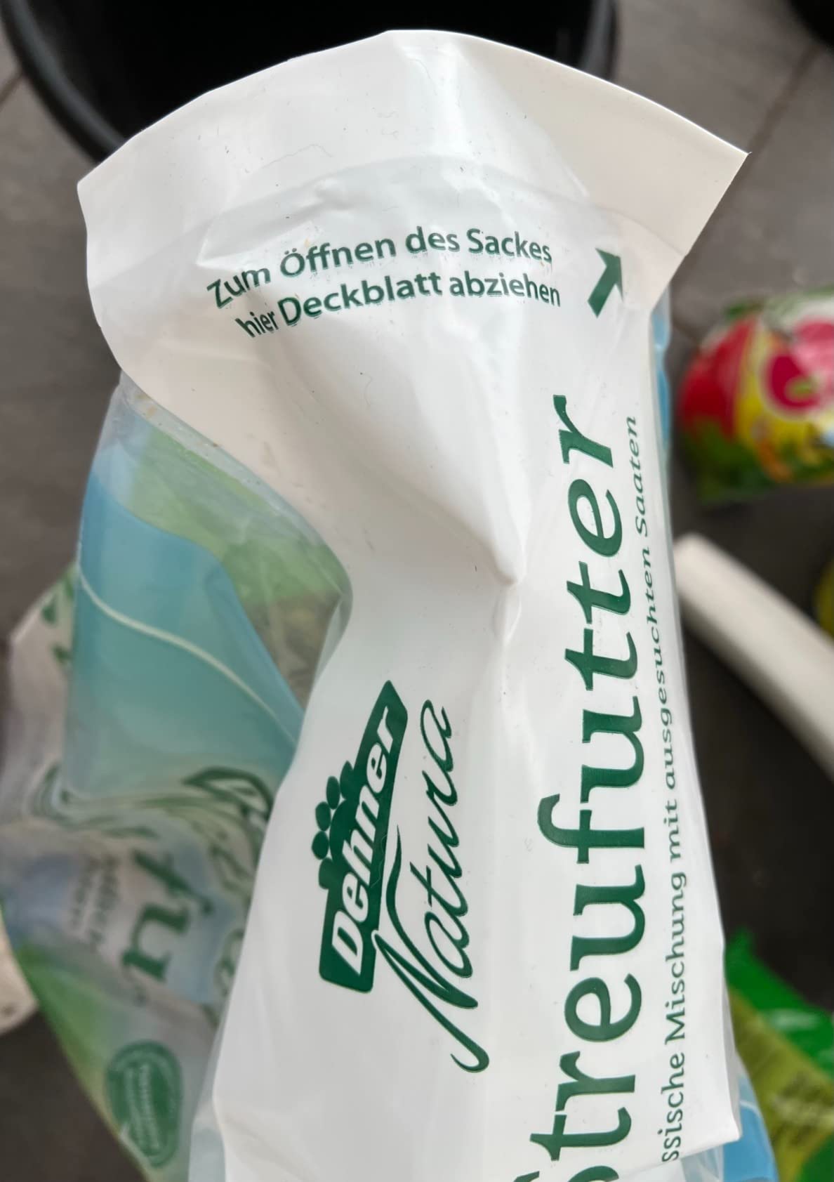 Dehner Natura Premium Sonnenblumenkerne Wildvogelfutter 2,2 kg