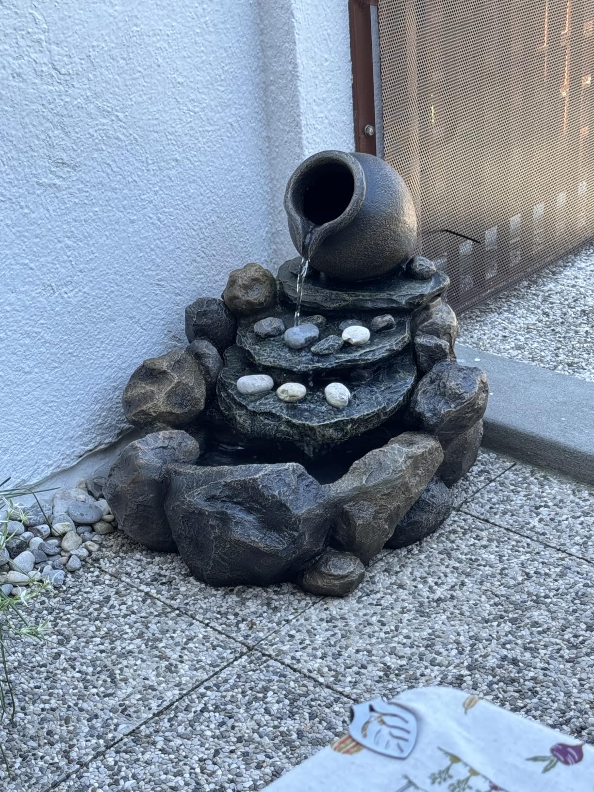 Dehner Soltero Gartenbrunnen Solar LED 54cm Polyresin grau