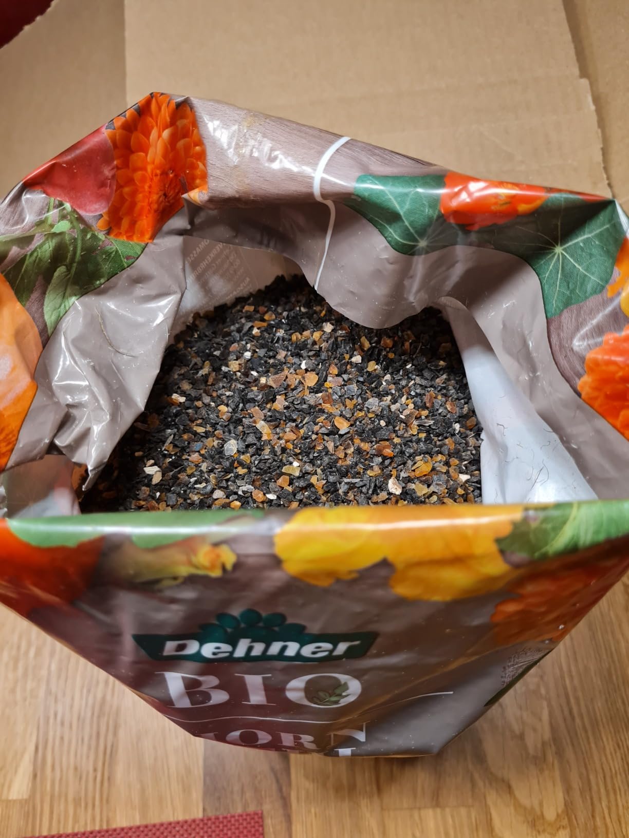 Dehner Bio Hornmehl Dünger 2,5kg Stickstoff 13 Prozent Bio