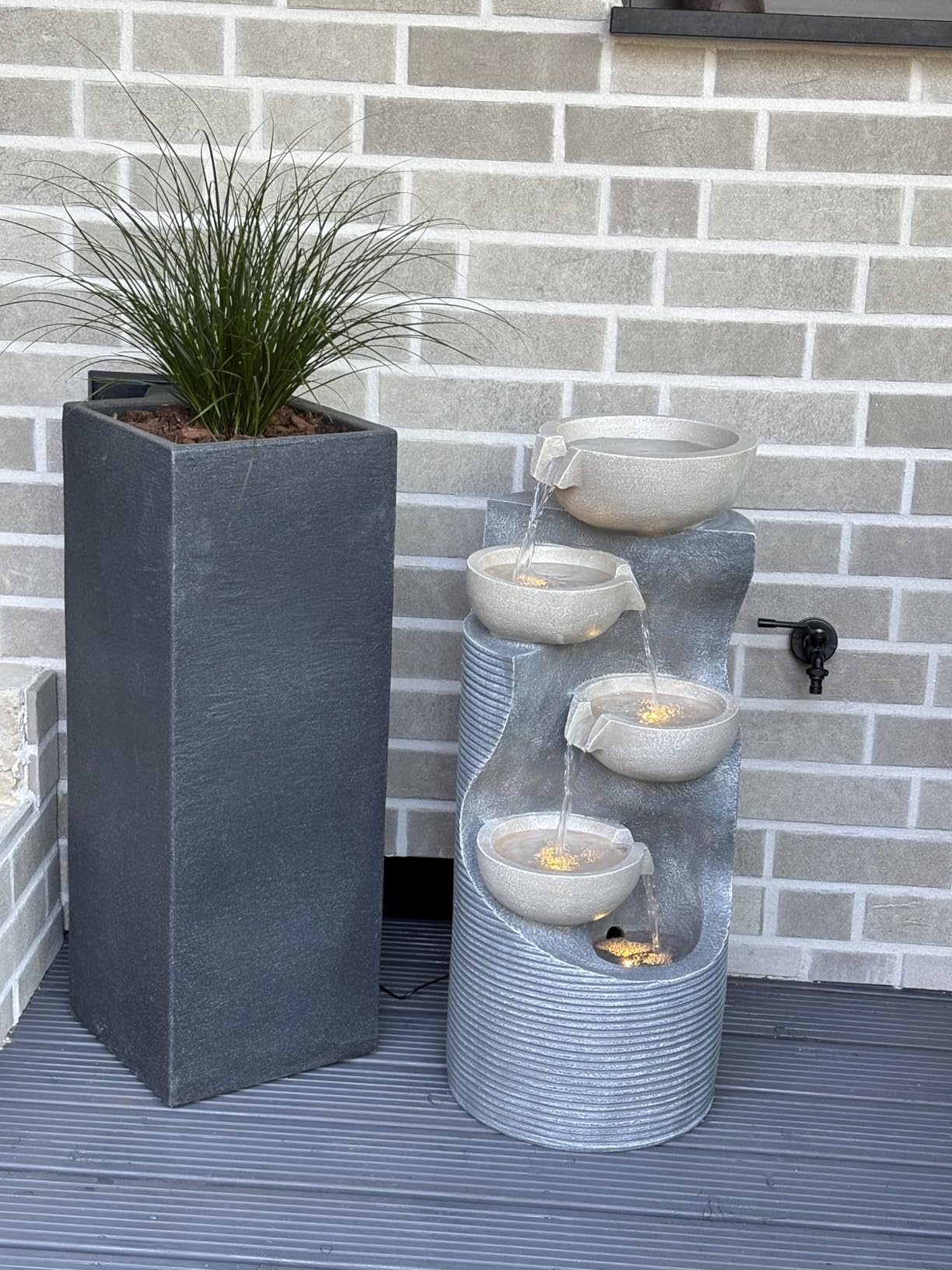 Dehner Premium Lovely Salo Gartenbrunnen grau mit LED