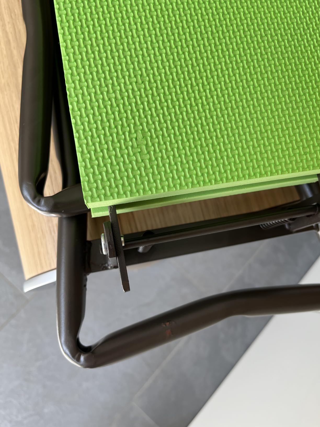 Dehner Knie- und Sitzhilfe Gartenbank grün 62,5cm klappbar