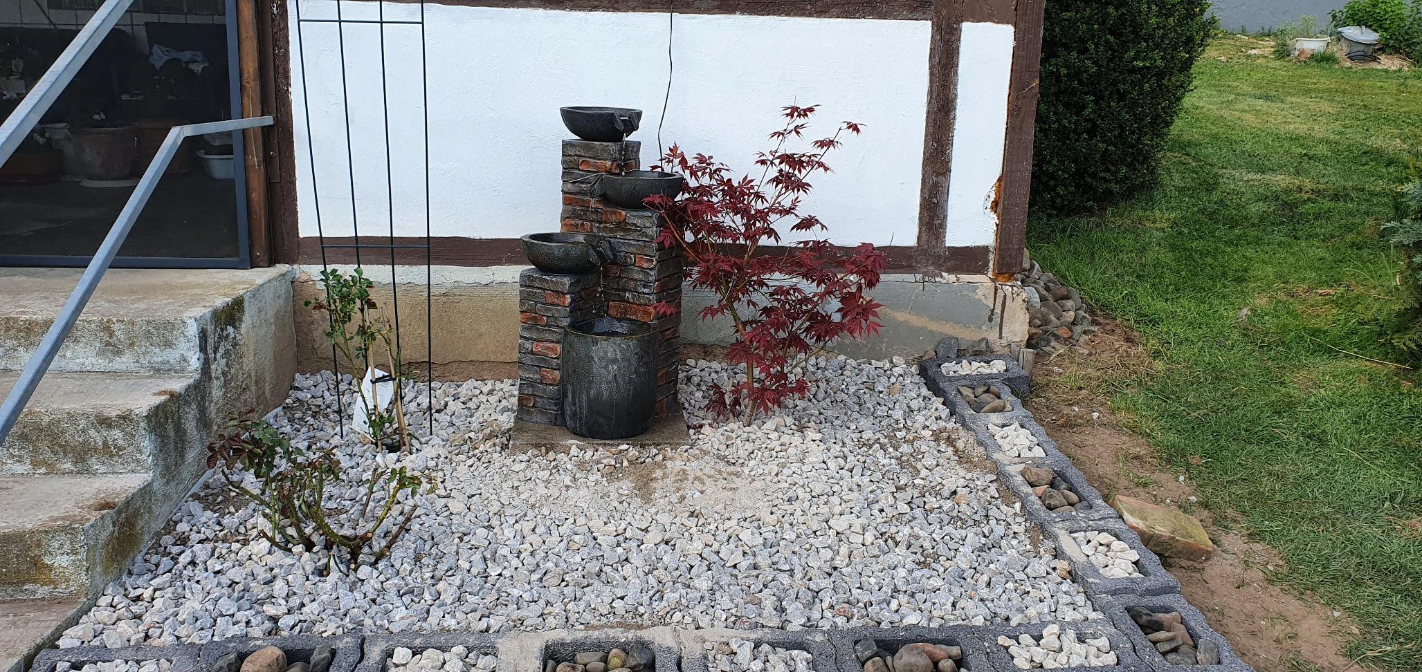 Dehner Piatto Gartenbrunnen Zierbrunnen mit LED 10 L