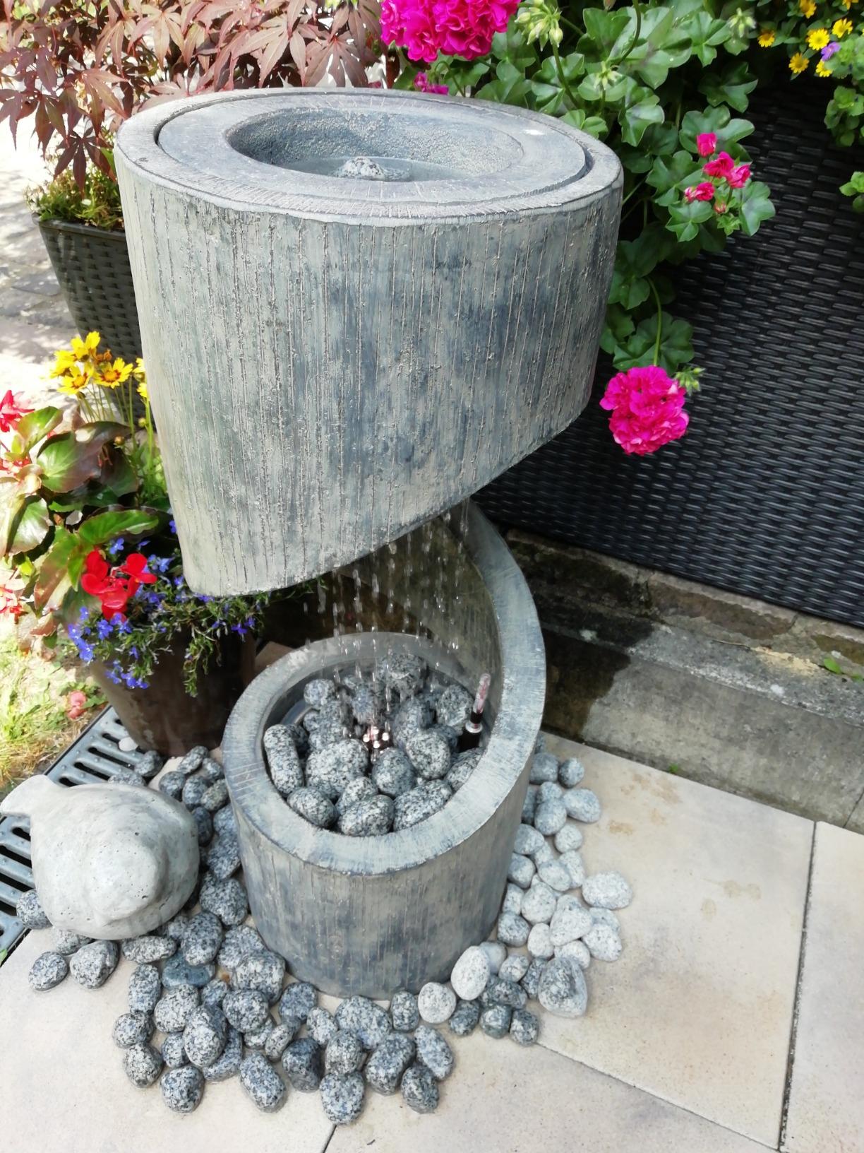 Dehner Mali Gartenbrunnen Polyresin 79,5 cm grau mit LED