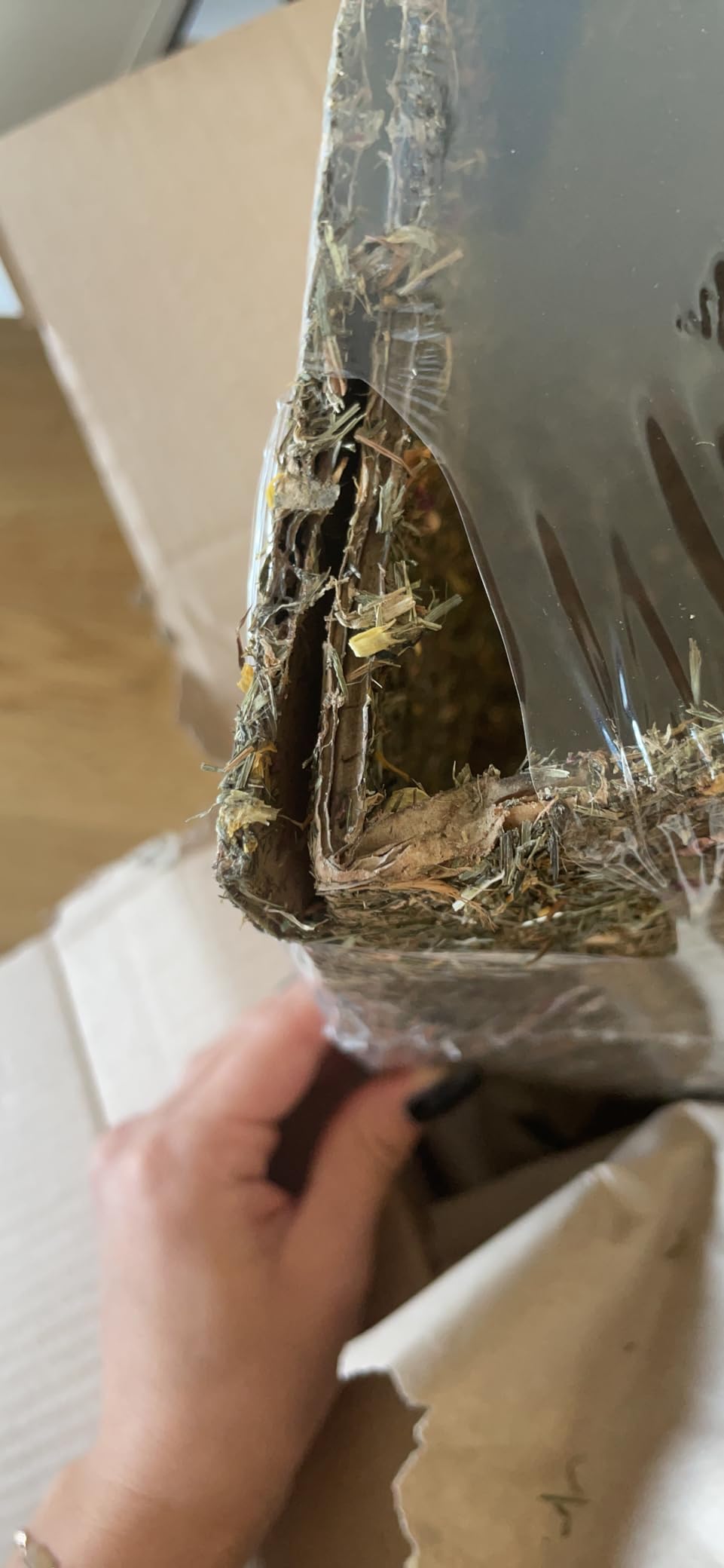 Dehner Blüten-Heuhaus Nagersnack Unterschlupf 500g