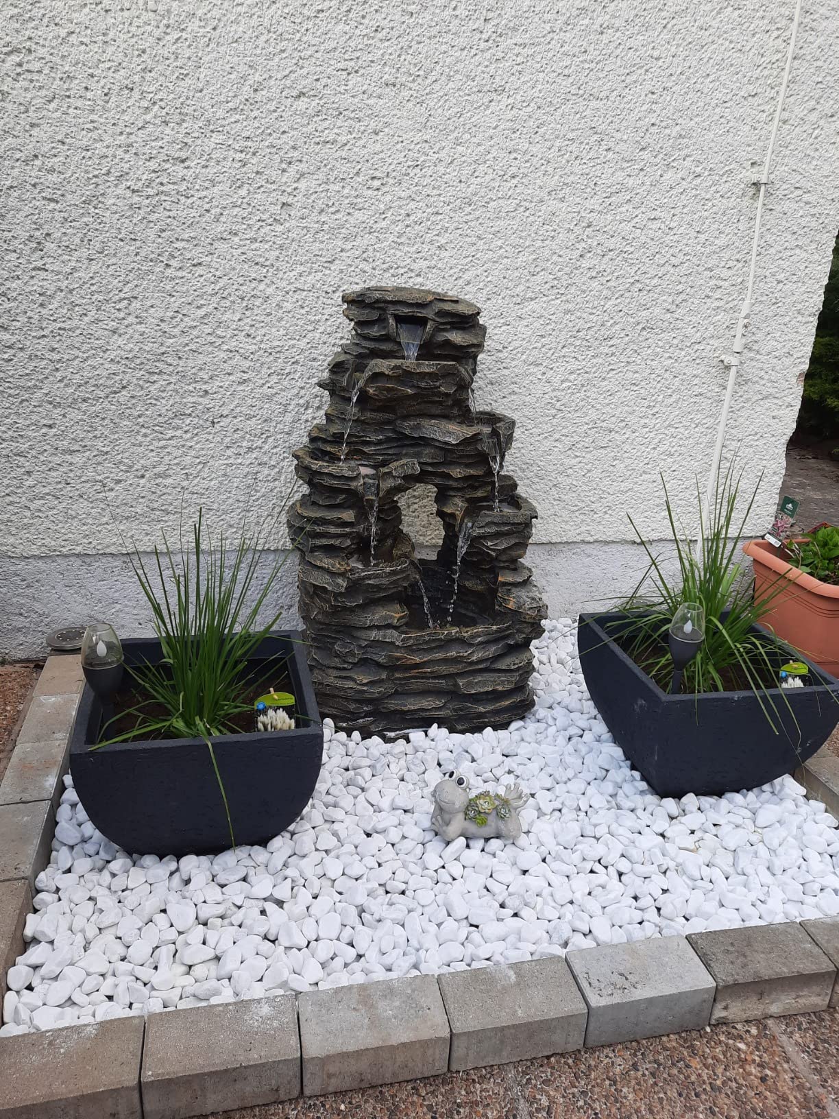 Dehner Salto Gartenbrunnen grau 99 cm LED Steinoptik