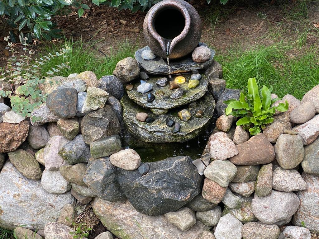 Dehner Premium Lovely Florero Gartenbrunnen LED Polyresin 6L