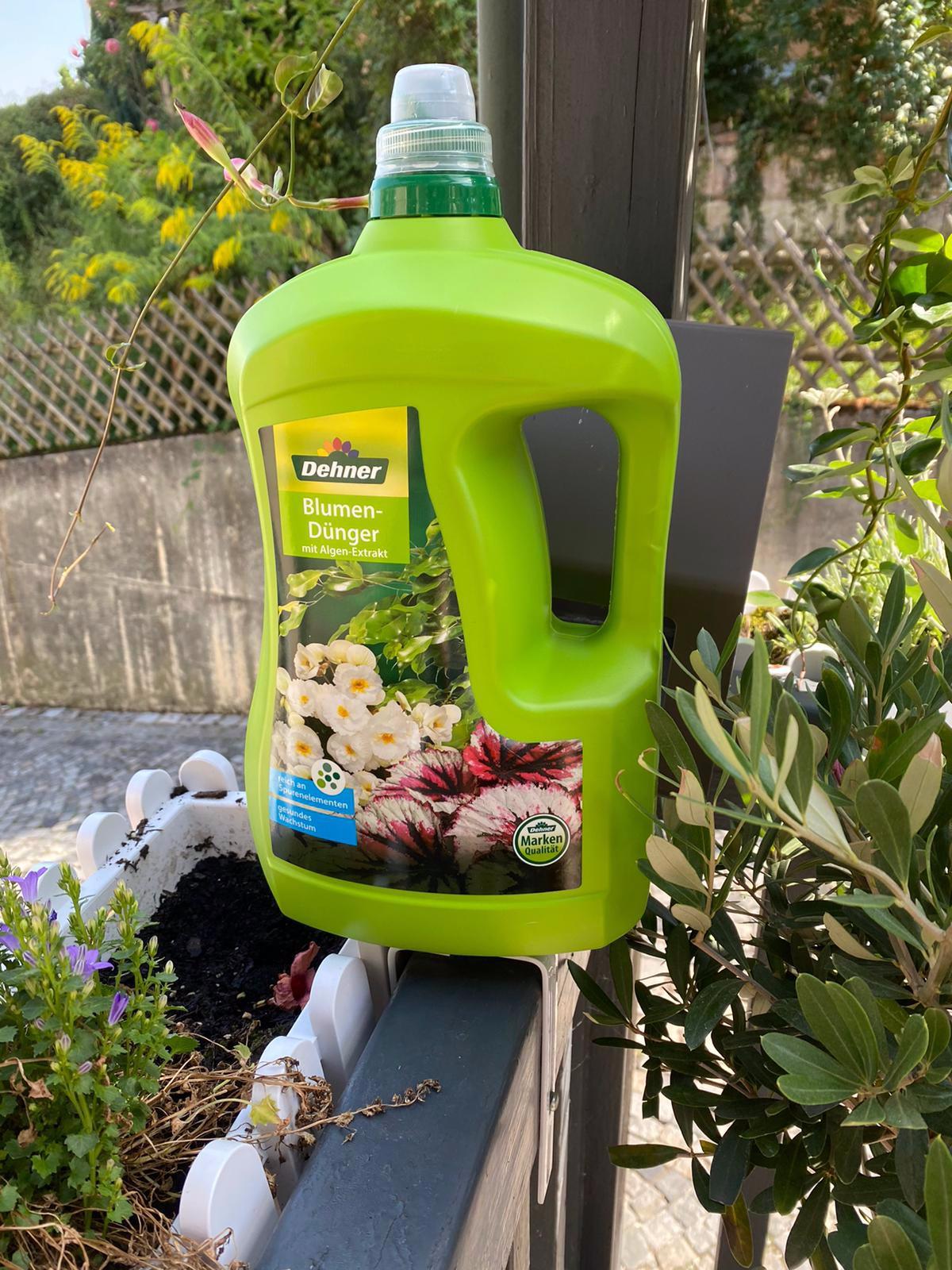 Dehner Blumendünger mit Algen flüssig 3 l