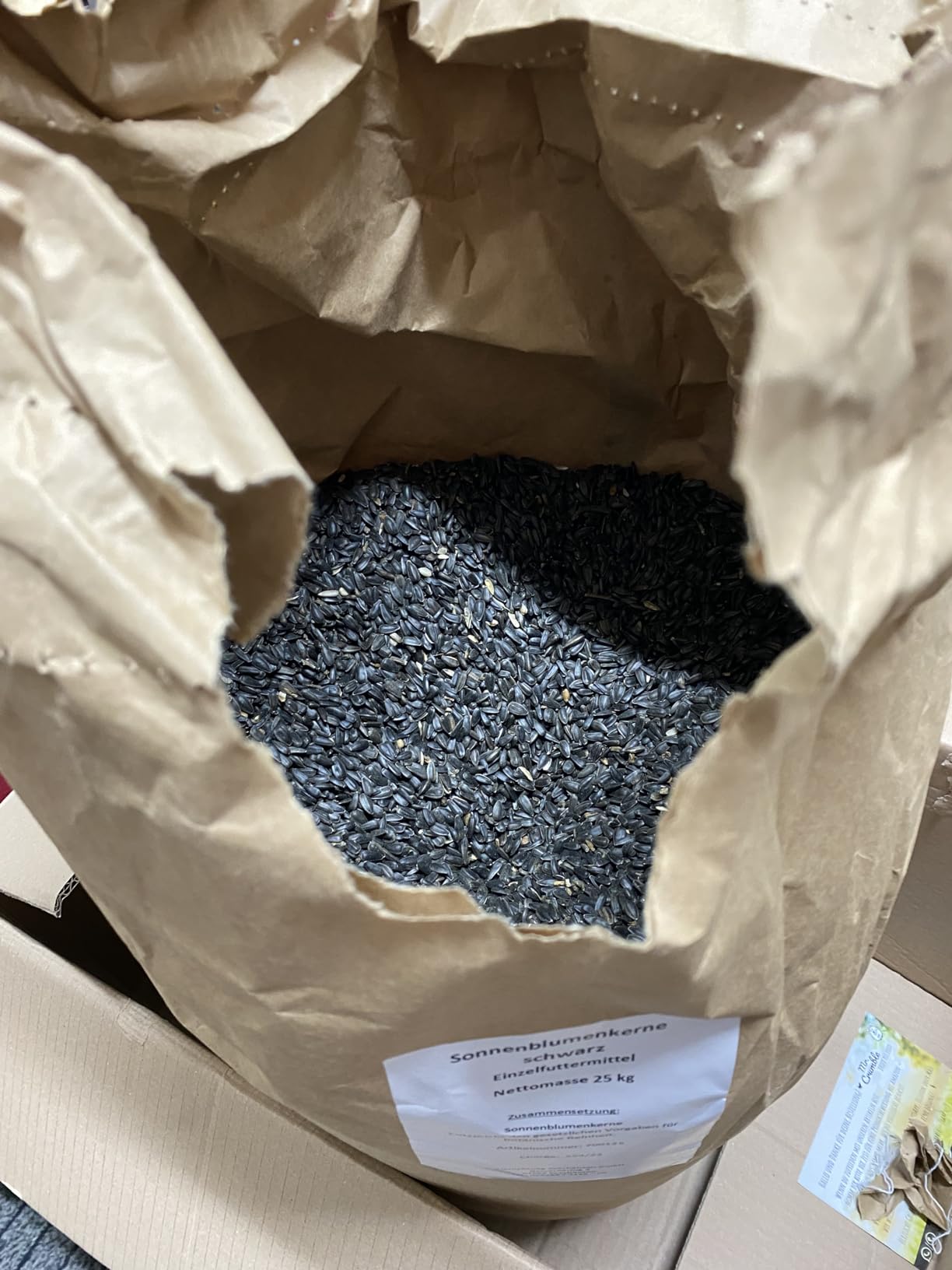 Mr. Crumble Schwarze Sonnenblumenkerne Vogelfutter 2,5 kg